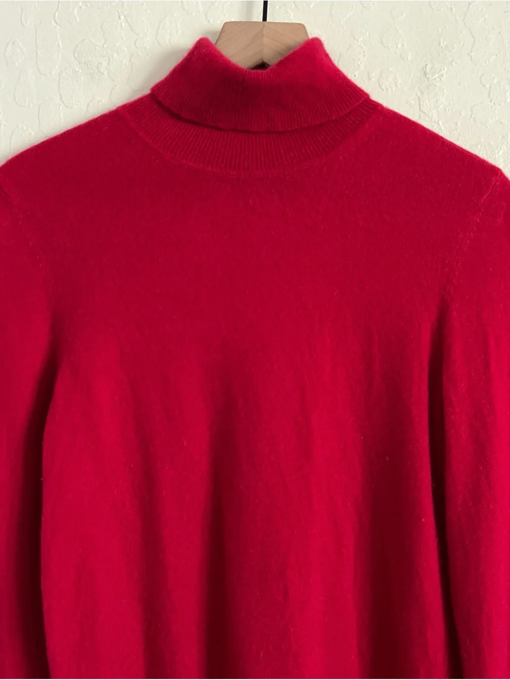 Apt. 9 100% Cashmere Long Sleeve Turtleneck Sweater Medium Red Classic Preppy